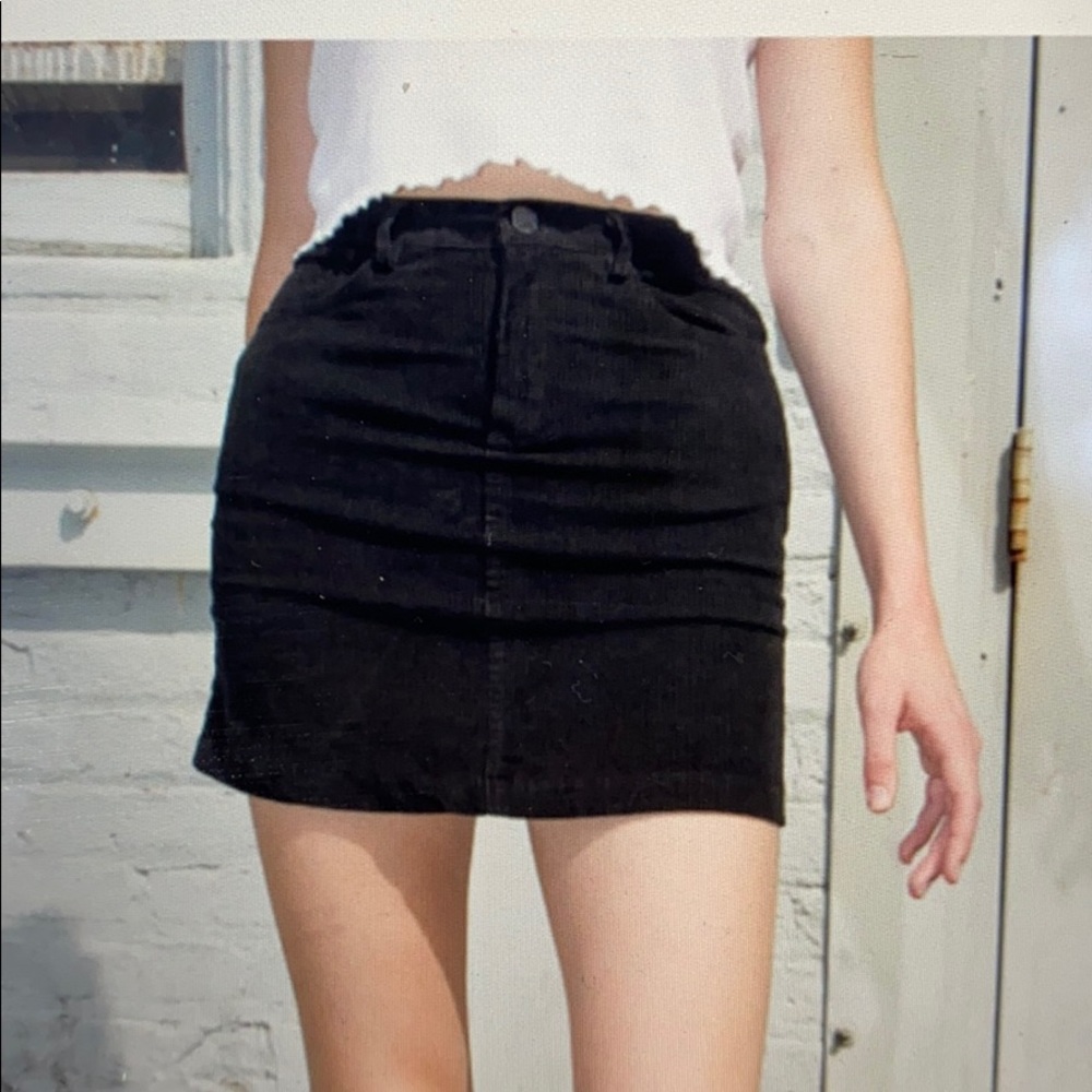 Brandy Melville Gingham Skirt - Picture 5 of 5